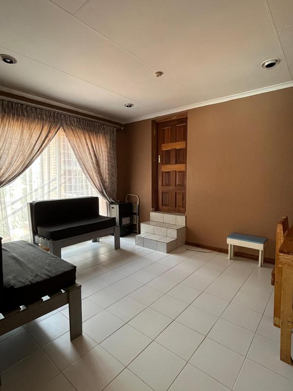 5 Bedroom Property for Sale in Bassonia Gauteng