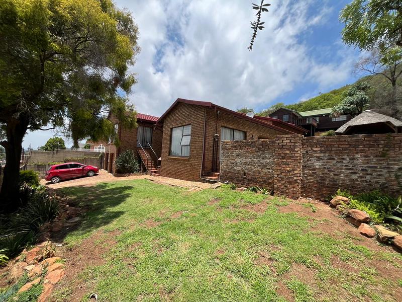 5 Bedroom Property for Sale in Bassonia Gauteng