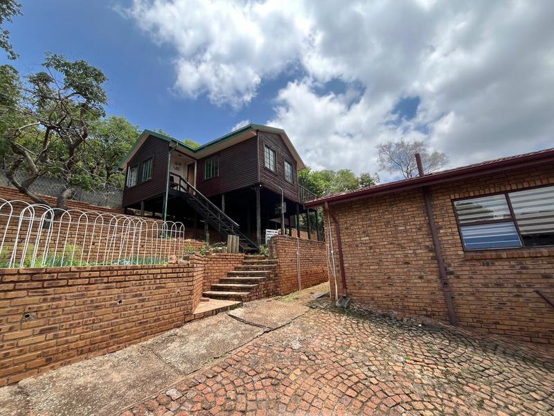 5 Bedroom Property for Sale in Bassonia Gauteng