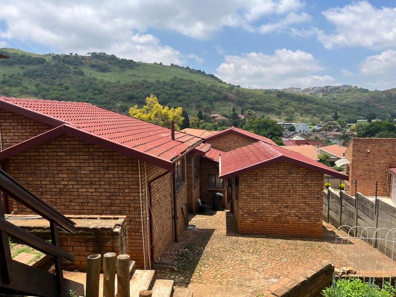 5 Bedroom Property for Sale in Bassonia Gauteng
