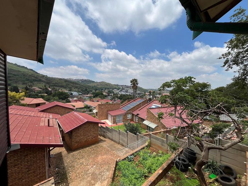 5 Bedroom Property for Sale in Bassonia Gauteng