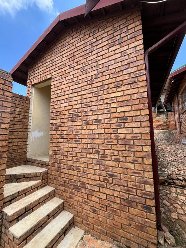 5 Bedroom Property for Sale in Bassonia Gauteng