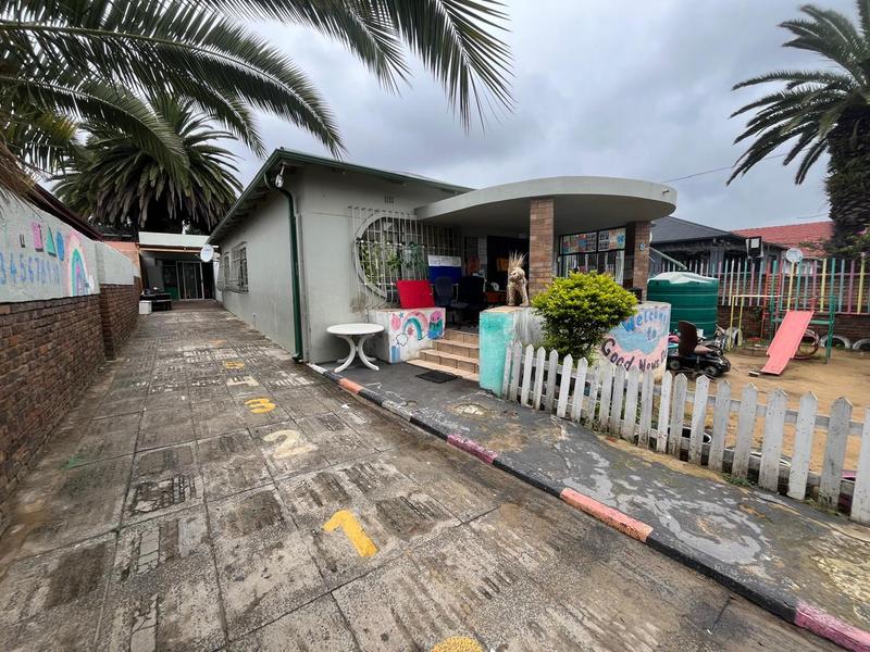 7 Bedroom Property for Sale in Orange Grove Gauteng