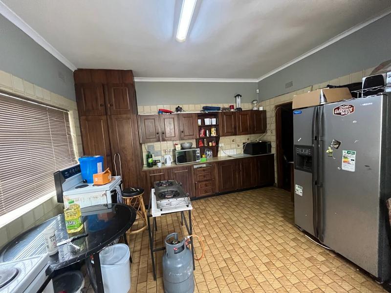 7 Bedroom Property for Sale in Orange Grove Gauteng