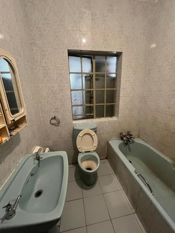 7 Bedroom Property for Sale in Orange Grove Gauteng