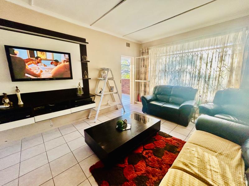 2 Bedroom Property for Sale in Vanderbijlpark CW Gauteng