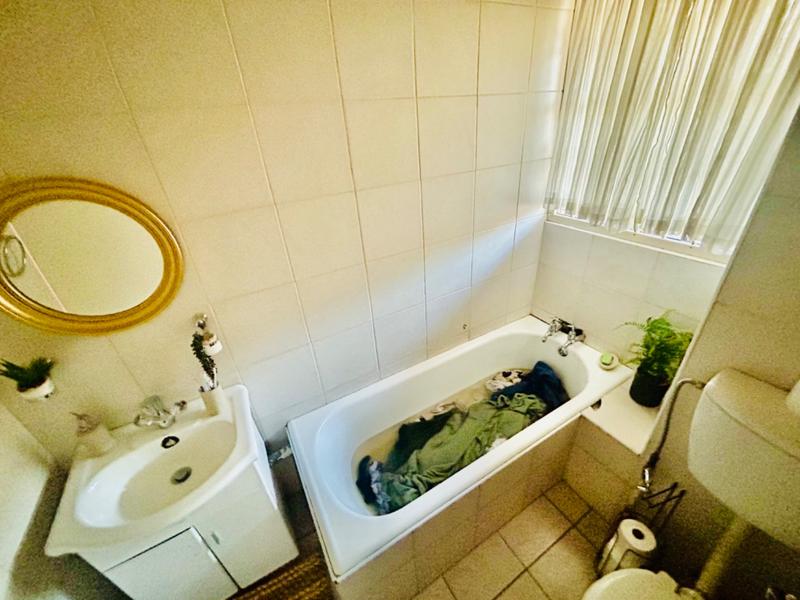 2 Bedroom Property for Sale in Vanderbijlpark CW Gauteng