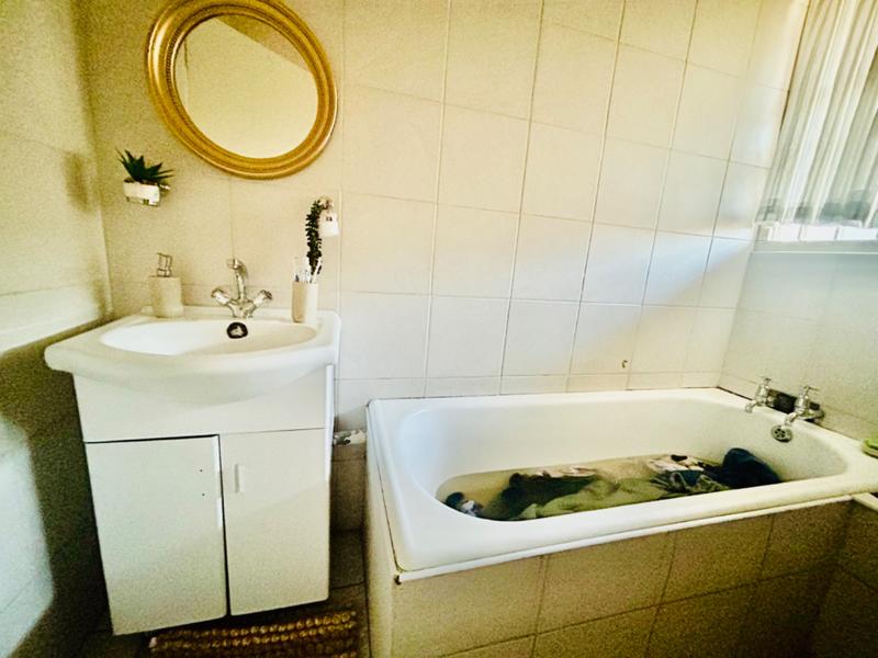 2 Bedroom Property for Sale in Vanderbijlpark CW Gauteng