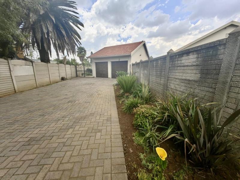 3 Bedroom Property for Sale in Vanderbijlpark SE 6 Gauteng