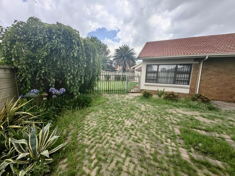 3 Bedroom Property for Sale in Vanderbijlpark SE 6 Gauteng