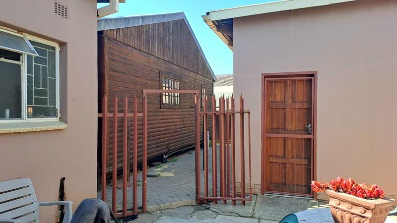 5 Bedroom Property for Sale in Vanderbijlpark SW 1 Gauteng