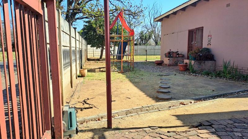 5 Bedroom Property for Sale in Vanderbijlpark SW 1 Gauteng