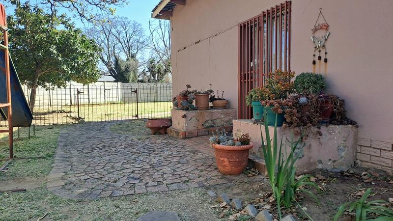 5 Bedroom Property for Sale in Vanderbijlpark SW 1 Gauteng