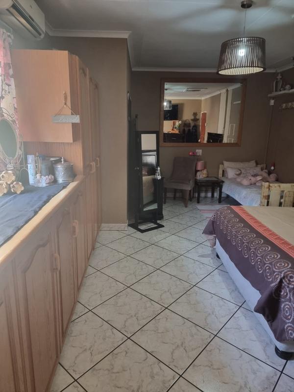 4 Bedroom Property for Sale in Vanderbijlpark SW 5 Gauteng