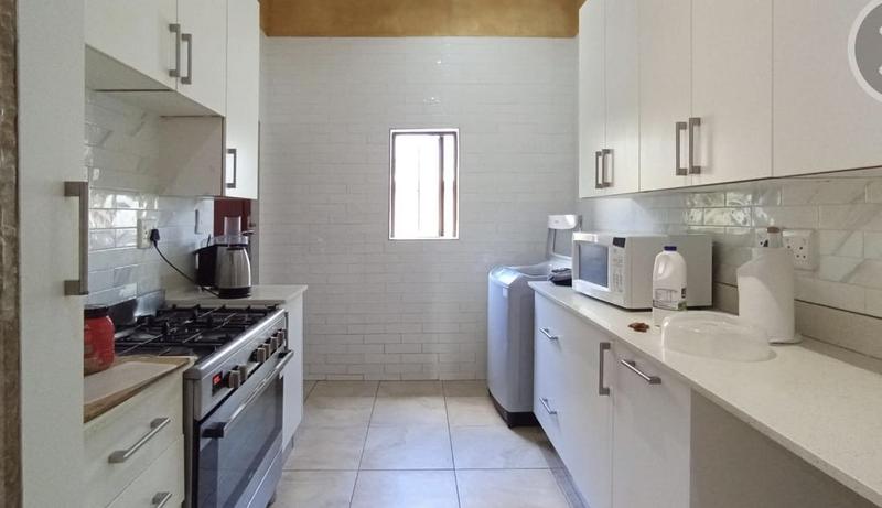 7 Bedroom Property for Sale in Savanna Hills Gauteng