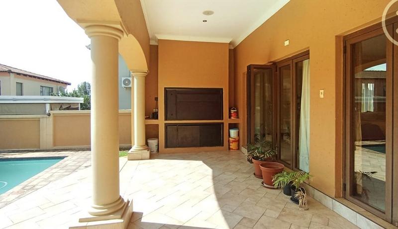 7 Bedroom Property for Sale in Savanna Hills Gauteng