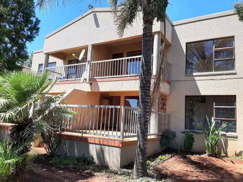 To Let 2 Bedroom Property for Rent in Little Falls Gauteng