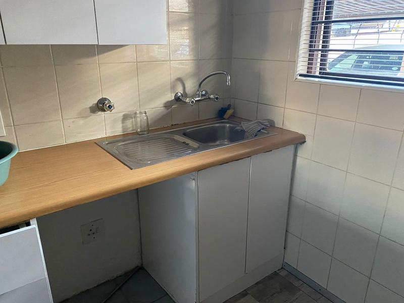 To Let 2 Bedroom Property for Rent in Little Falls Gauteng