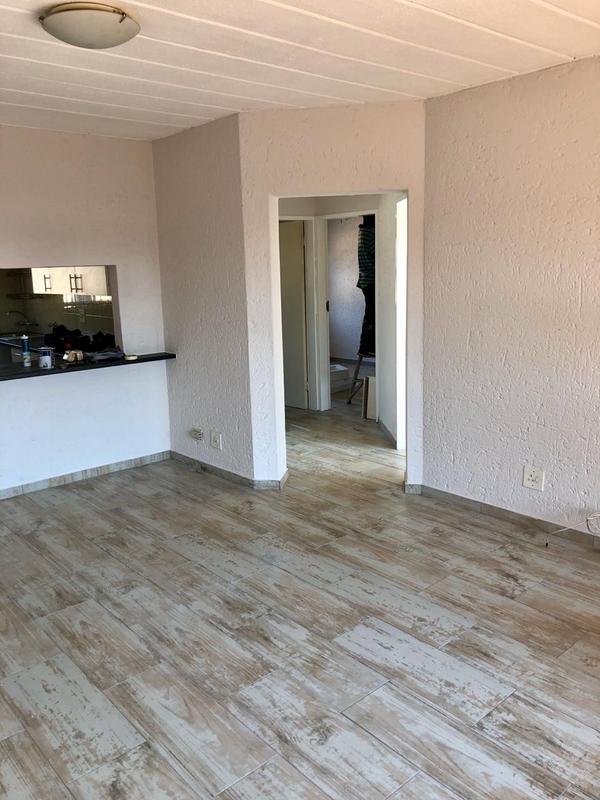 To Let 2 Bedroom Property for Rent in Little Falls Gauteng