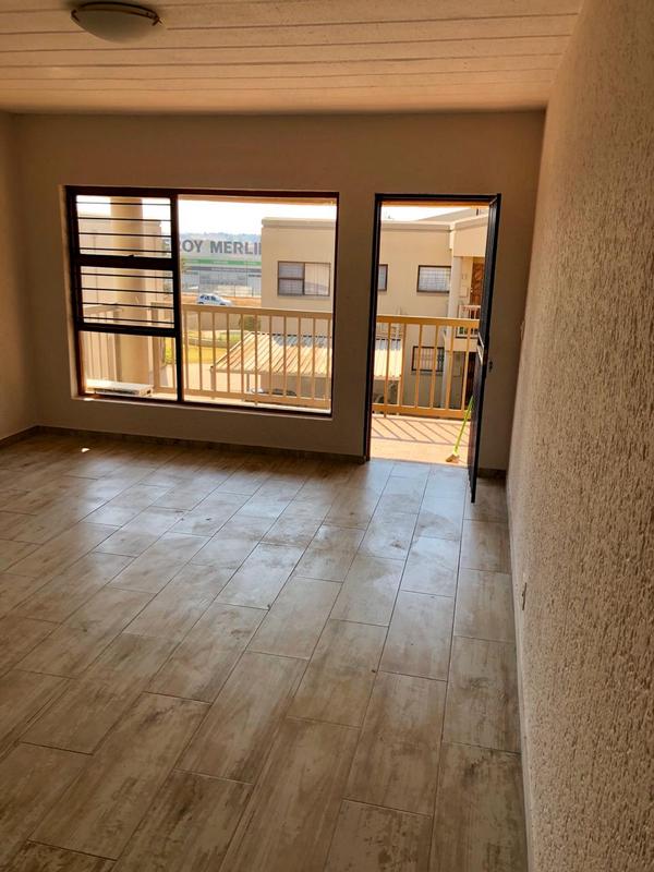 To Let 2 Bedroom Property for Rent in Little Falls Gauteng