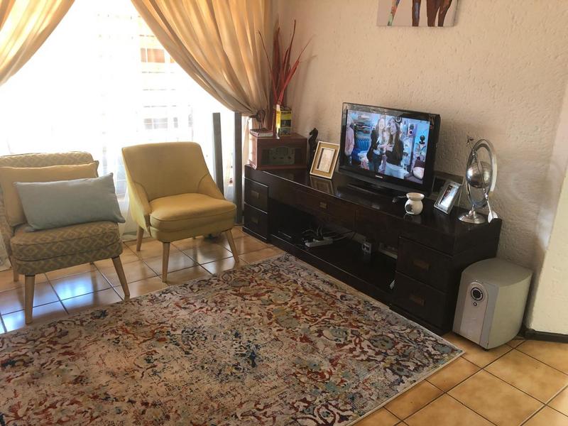 To Let 2 Bedroom Property for Rent in Little Falls Gauteng