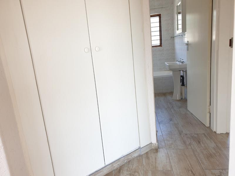 To Let 2 Bedroom Property for Rent in Little Falls Gauteng