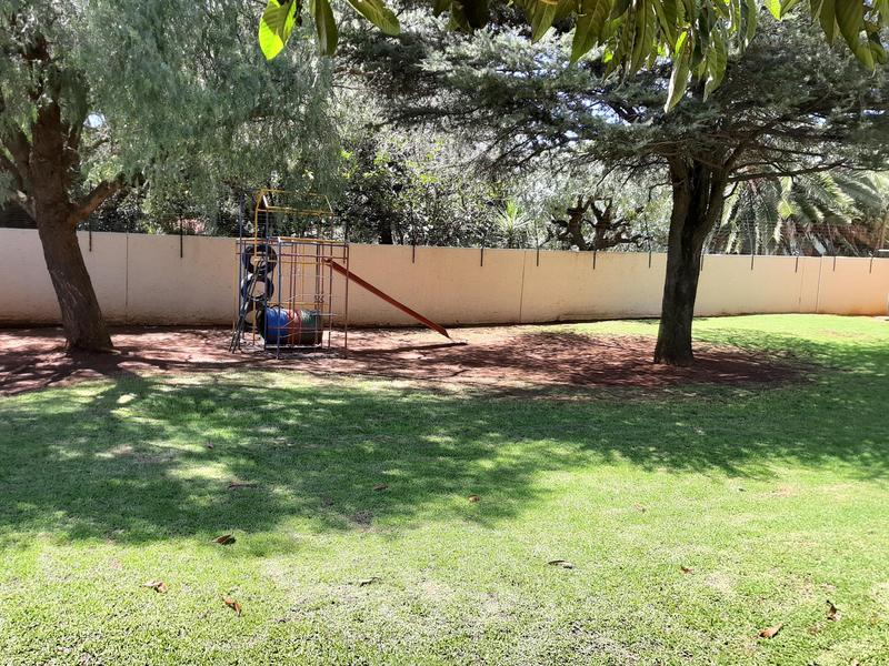 To Let 2 Bedroom Property for Rent in Little Falls Gauteng