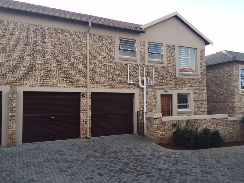 To Let 3 Bedroom Property for Rent in Wilgeheuwel Gauteng