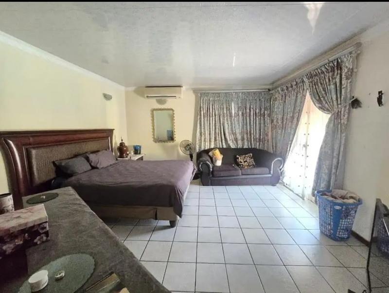 4 Bedroom Property for Sale in Bassonia Gauteng