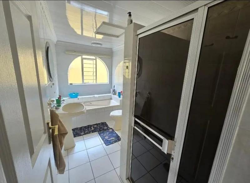 4 Bedroom Property for Sale in Bassonia Gauteng