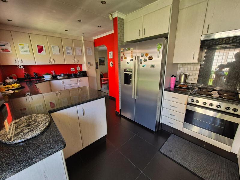 6 Bedroom Property for Sale in Elandspark Gauteng