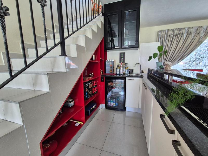 6 Bedroom Property for Sale in Elandspark Gauteng