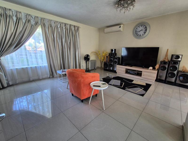 6 Bedroom Property for Sale in Elandspark Gauteng