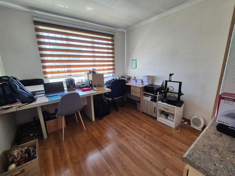 6 Bedroom Property for Sale in Elandspark Gauteng