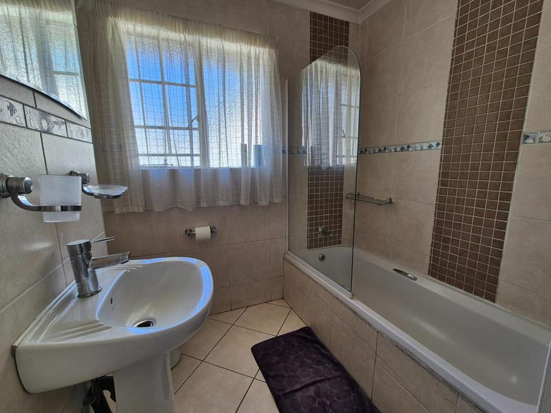 6 Bedroom Property for Sale in Elandspark Gauteng