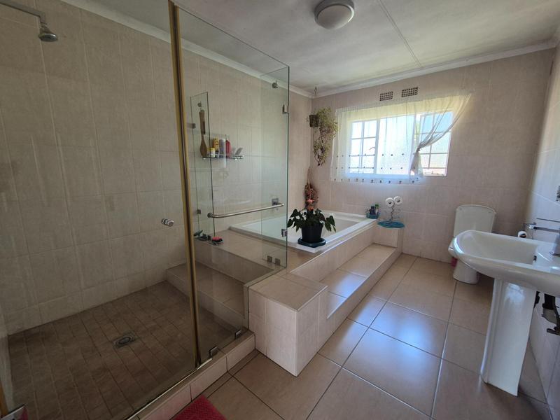 6 Bedroom Property for Sale in Elandspark Gauteng