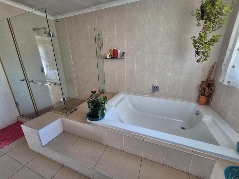 6 Bedroom Property for Sale in Elandspark Gauteng