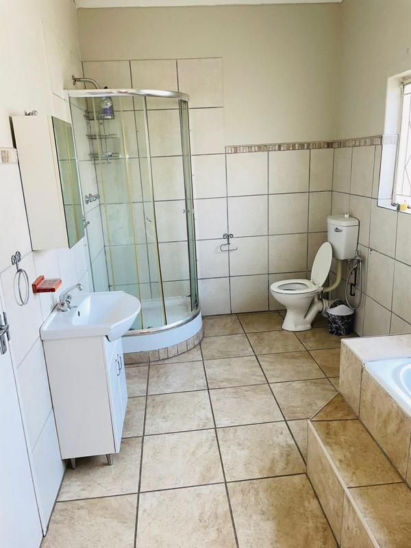 To Let 2 Bedroom Property for Rent in Eastleigh Gauteng