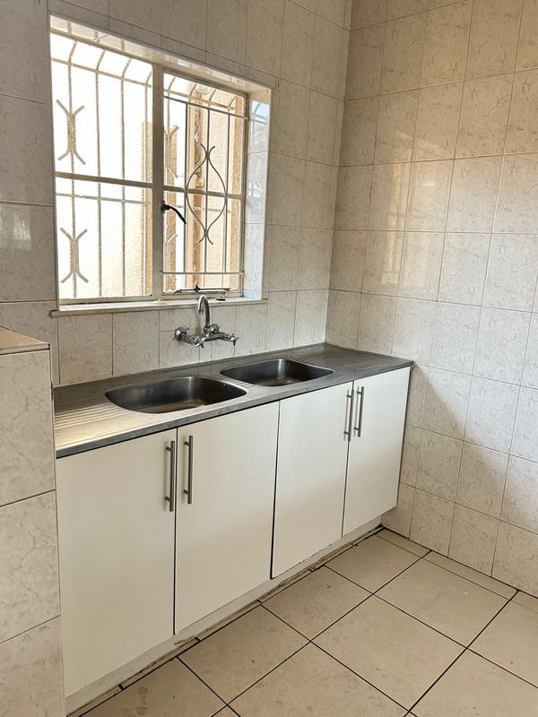 To Let 4 Bedroom Property for Rent in Edenvale Gauteng