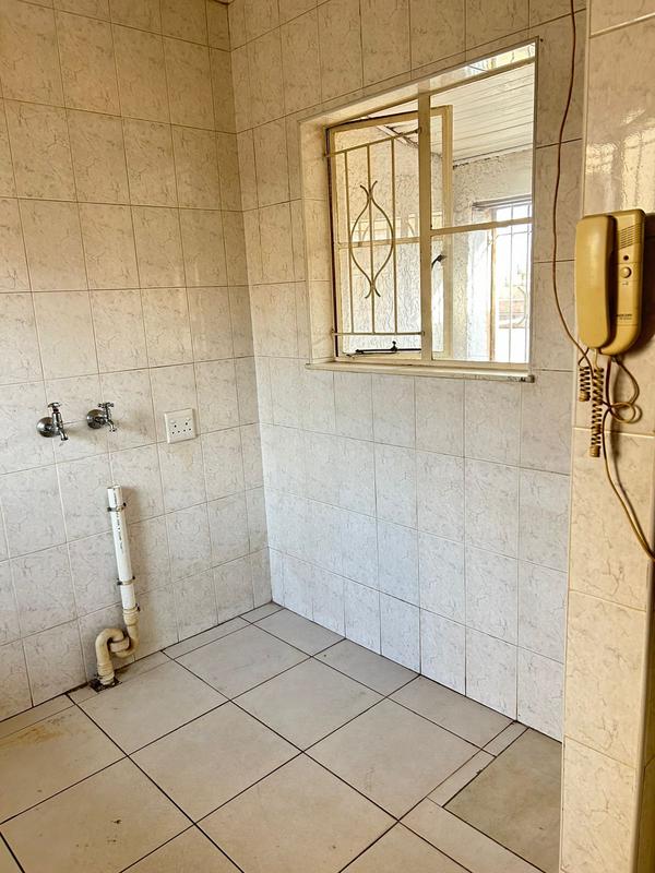 To Let 4 Bedroom Property for Rent in Edenvale Gauteng