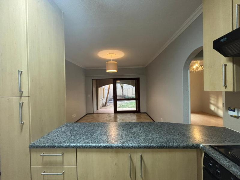 To Let 1 Bedroom Property for Rent in Lonehill Gauteng