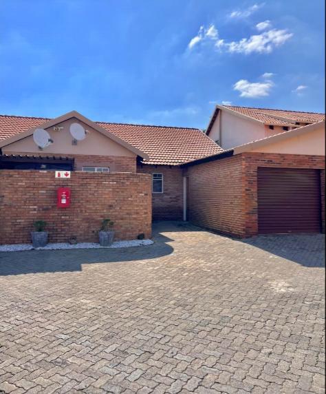 2 Bedroom Property for Sale in Jansenpark Gauteng