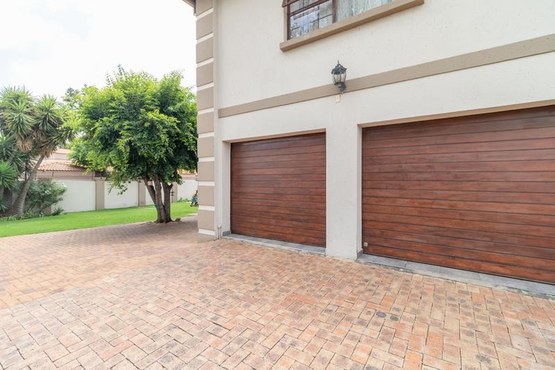 5 Bedroom Property for Sale in Verwoerdpark Gauteng