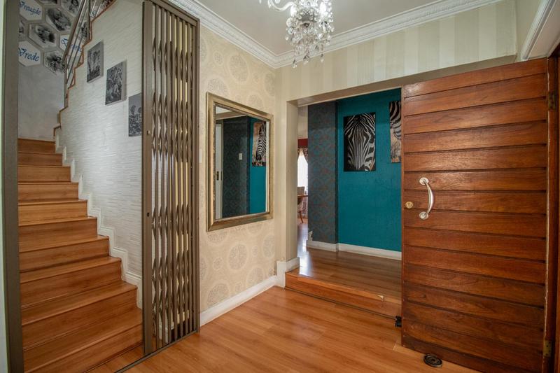 5 Bedroom Property for Sale in Verwoerdpark Gauteng