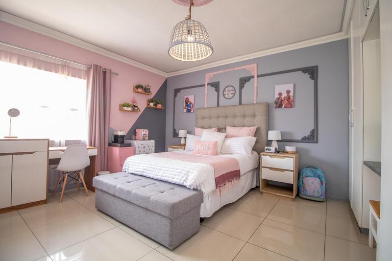 5 Bedroom Property for Sale in Verwoerdpark Gauteng