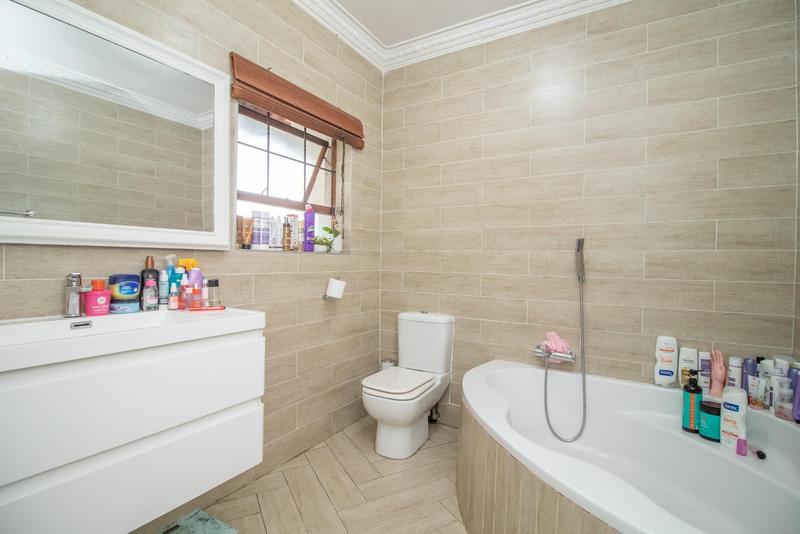 5 Bedroom Property for Sale in Verwoerdpark Gauteng