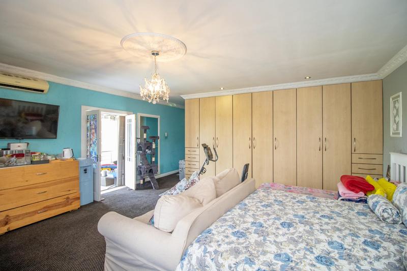 5 Bedroom Property for Sale in Verwoerdpark Gauteng