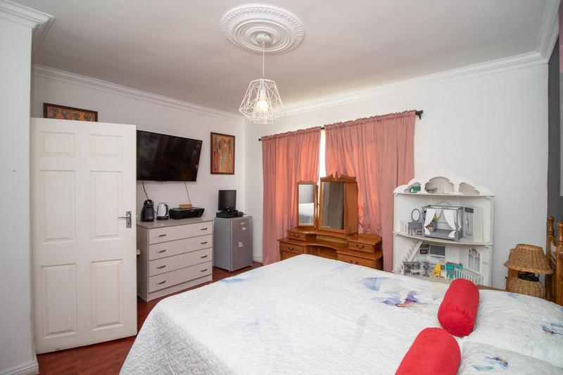 5 Bedroom Property for Sale in Verwoerdpark Gauteng