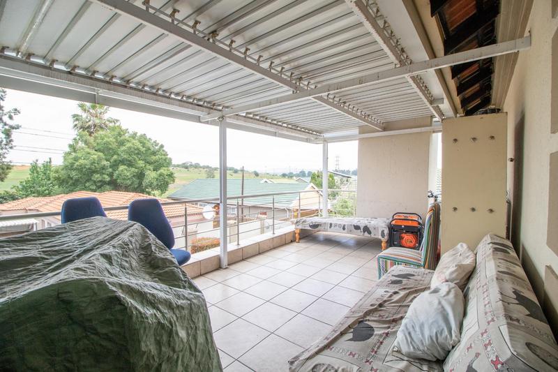 5 Bedroom Property for Sale in Verwoerdpark Gauteng