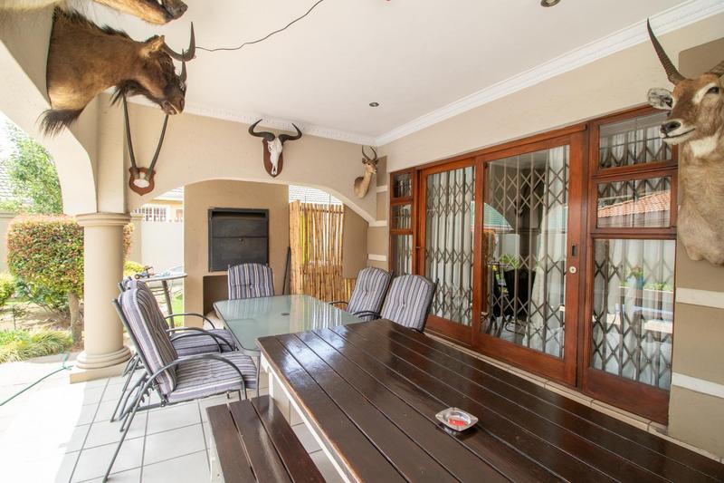 5 Bedroom Property for Sale in Verwoerdpark Gauteng